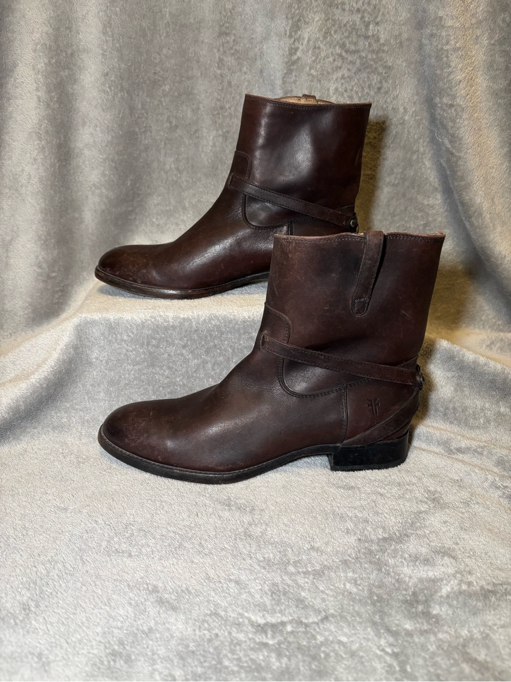 Frye Lindsay Plate Short Boots Dark Brown Leather 8.5 B